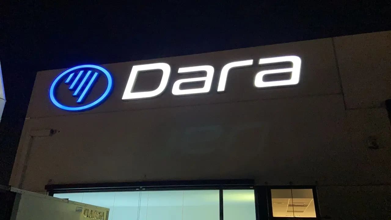 Letrero 3D frontlit de aluminio y acrilico - dara