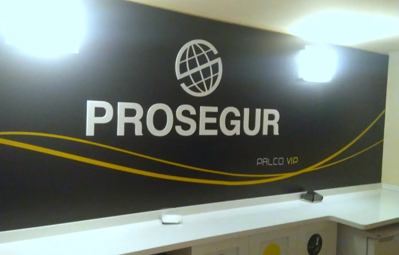 Letrero 3D sin luz de PVC lacado sobre vinilo impreso - prosegur
