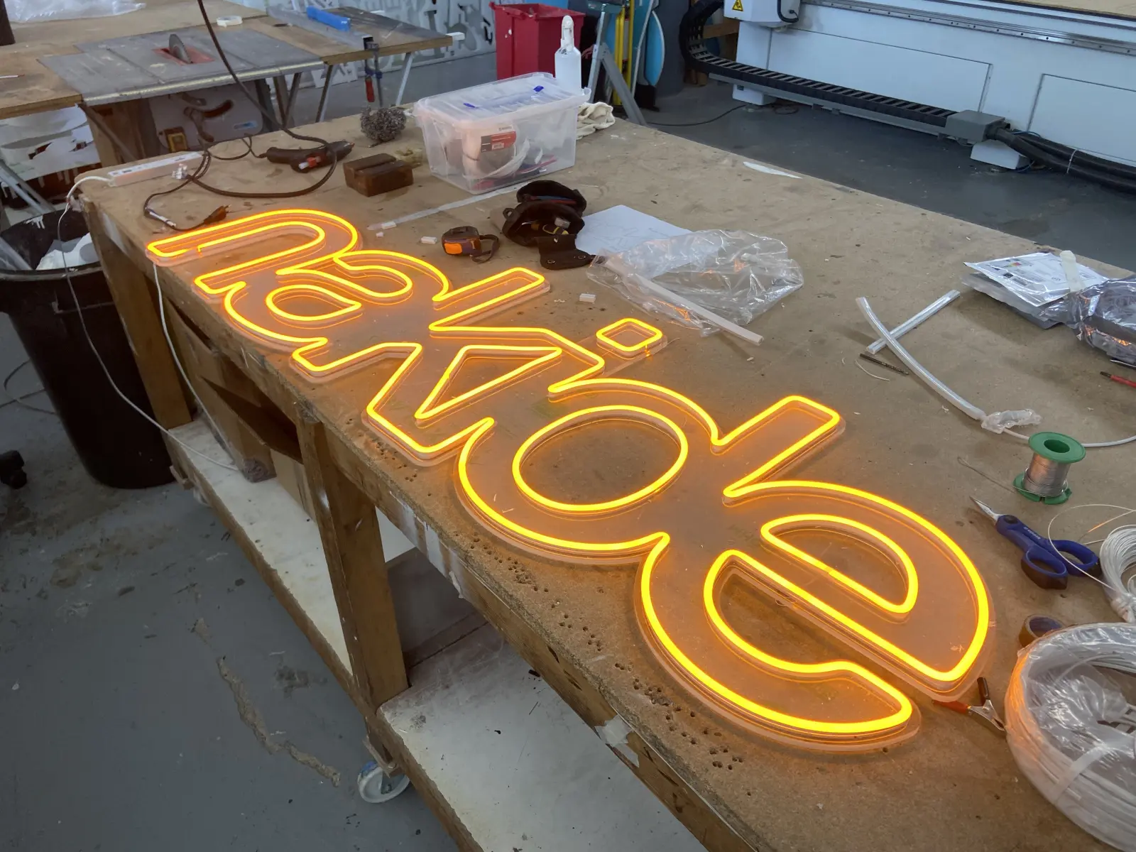 Letrero de Neón letrero de neon flex led nakide
