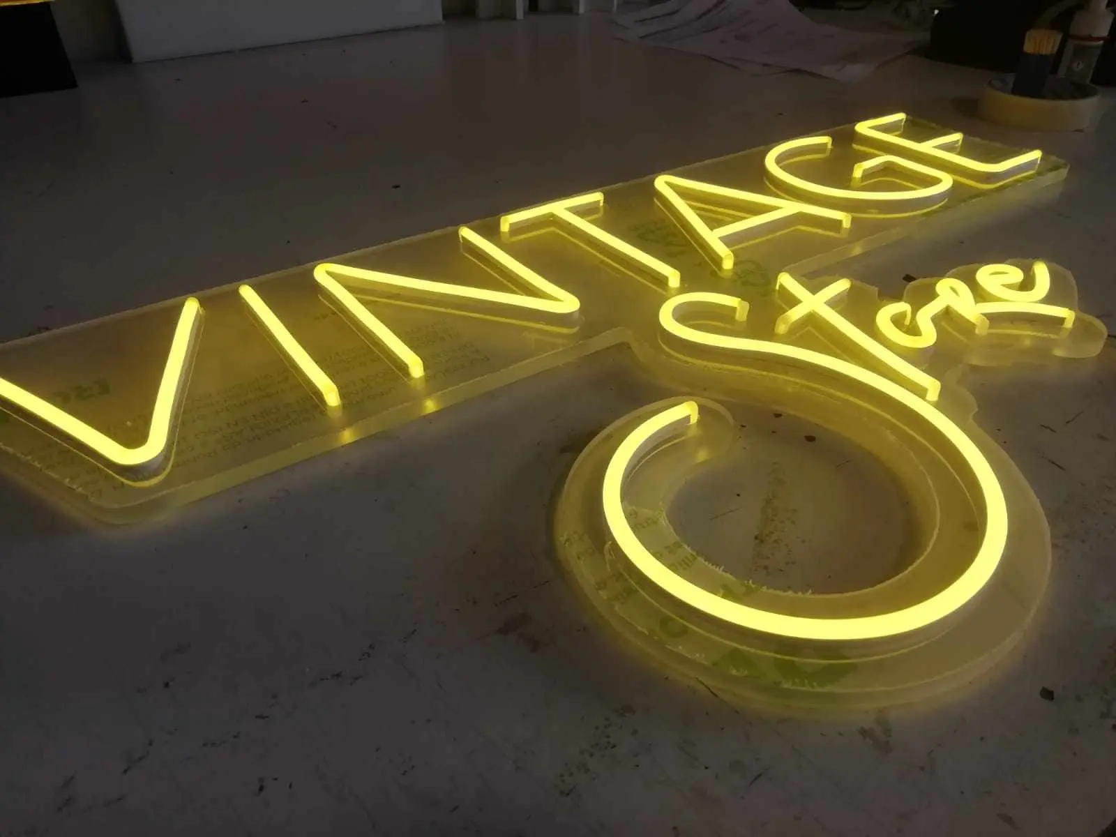 Letrero de Neón letrero de neon flex led vintage store