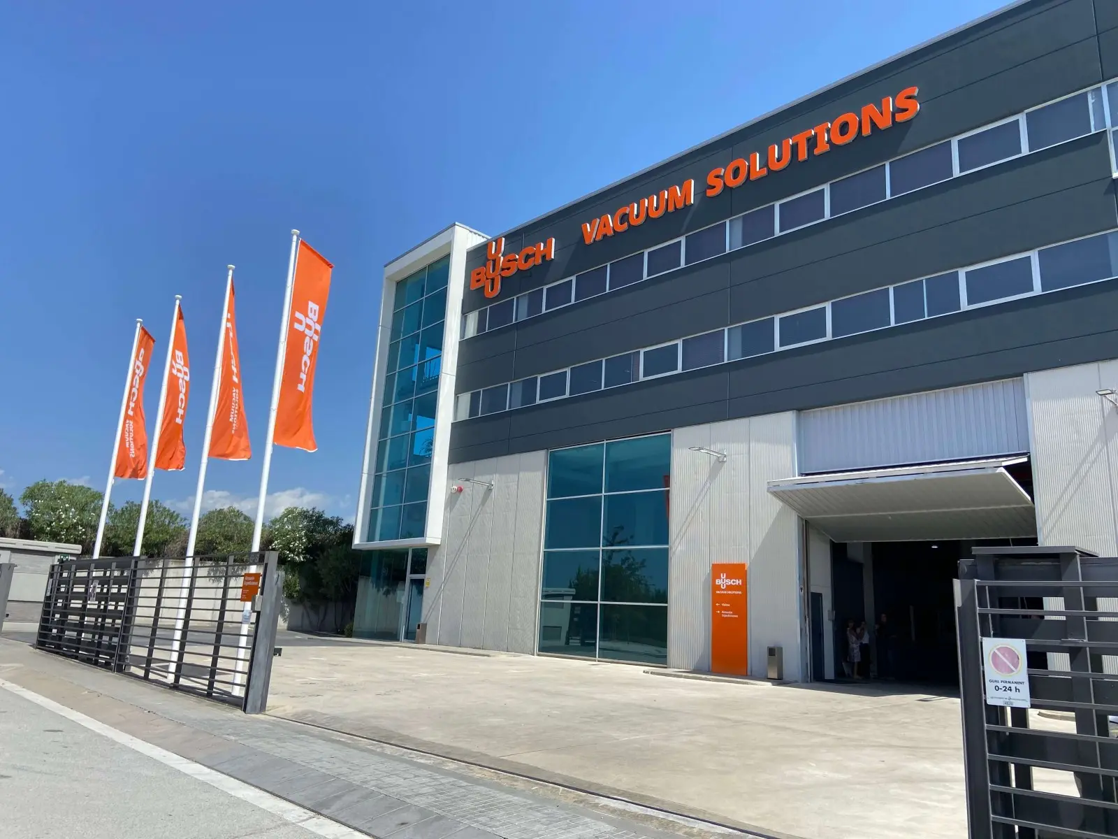 Letrero 3D con iluminacion frontal y costados de aluminio - vacuum solutions Letrero 3D con iluminacion frontal y costados de aluminio - vacuum solutions