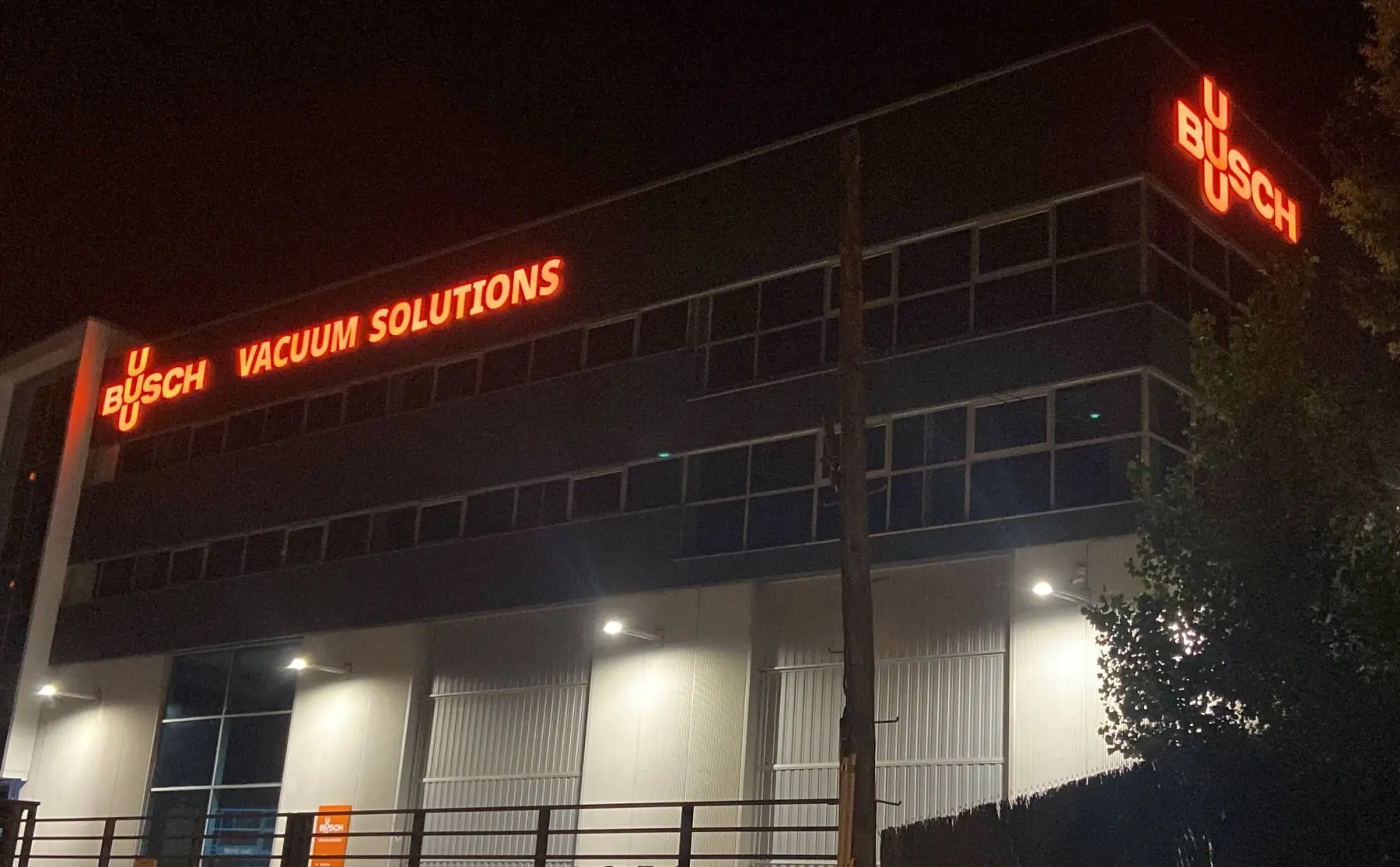 Letrero 3D con iluminacion frontal y costados de aluminio - vacuum solutions Letrero 3D con iluminacion frontal y costados de aluminio - vacuum solutions