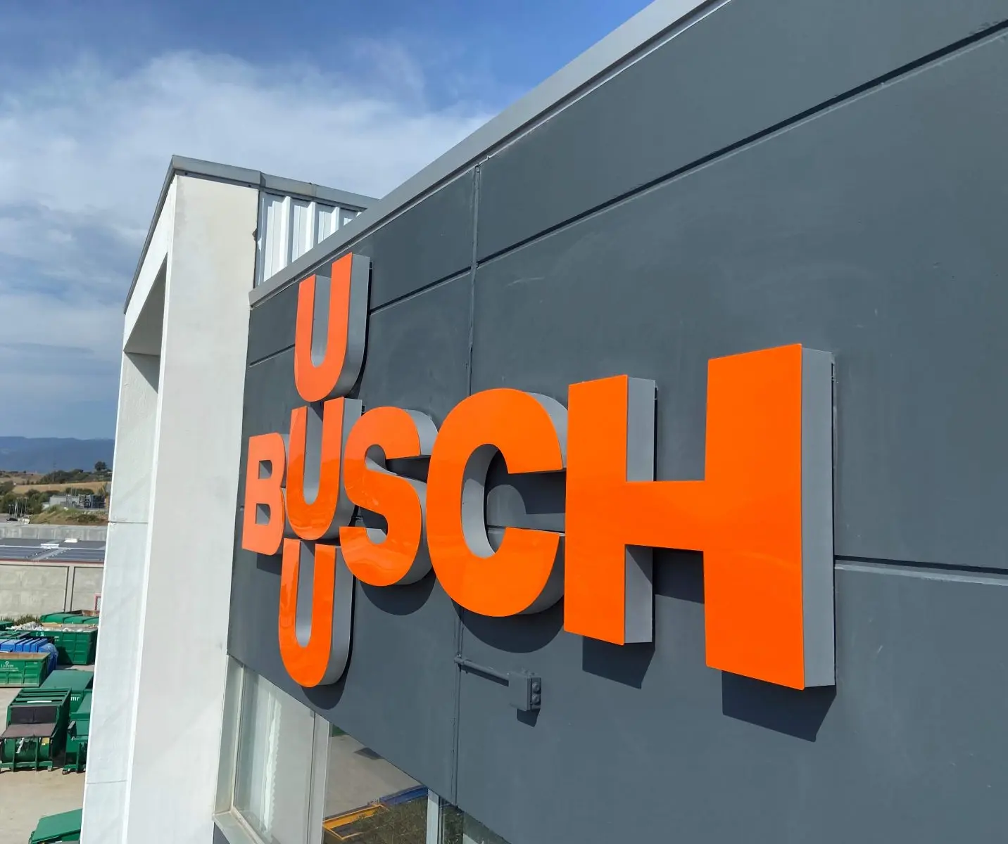 Letrero 3D con iluminacion frontal y costados de aluminio - vacuum solutions Letrero 3D con iluminacion frontal y costados de aluminio - vacuum solutions