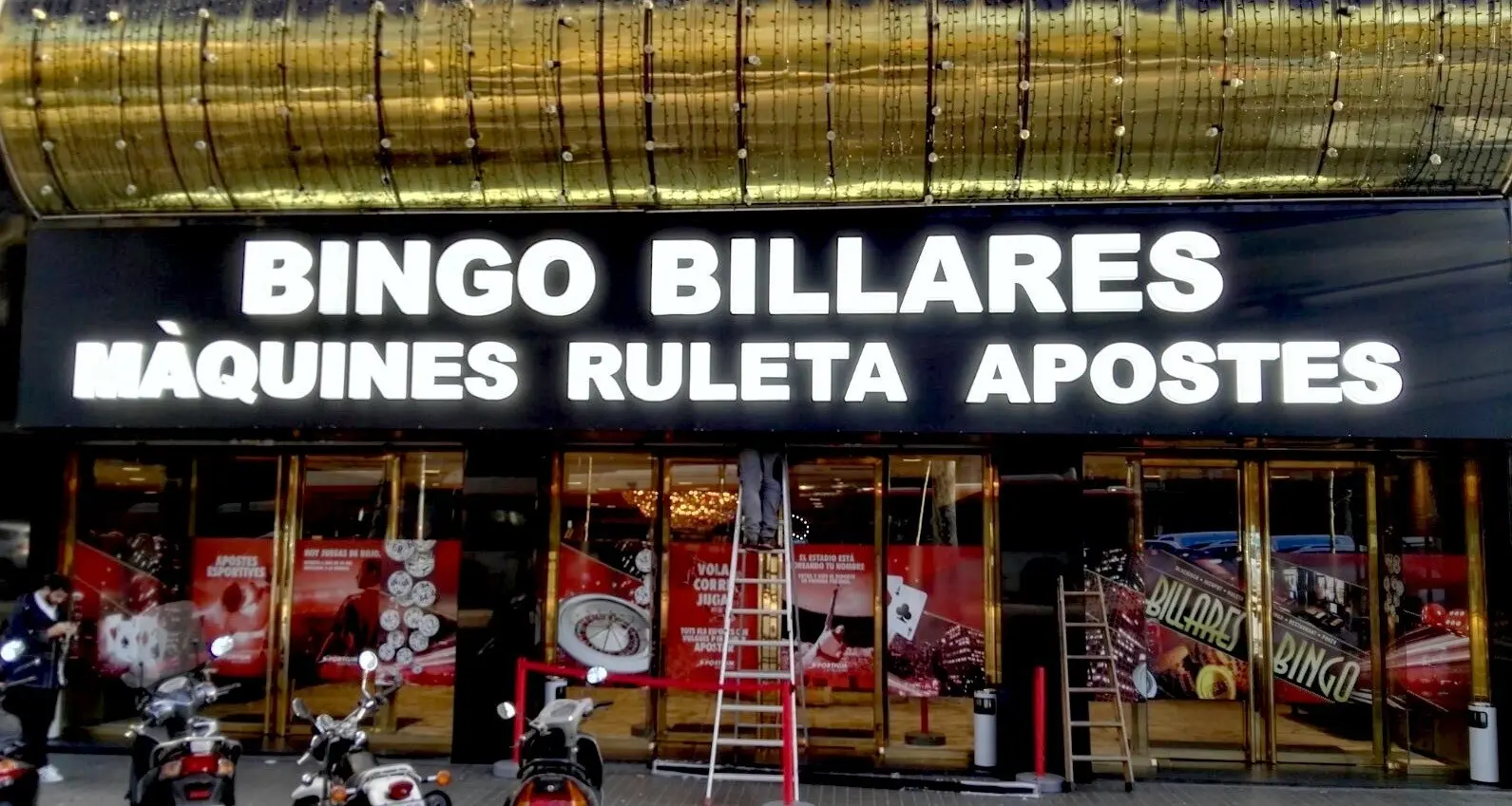 Letrero 3D iluminadas todo acrilico sobre estructura de hierro y placas dibond - bingo billares Letrero 3D iluminadas todo acrilico sobre estructura de hierro y placas dibond - bingo billares