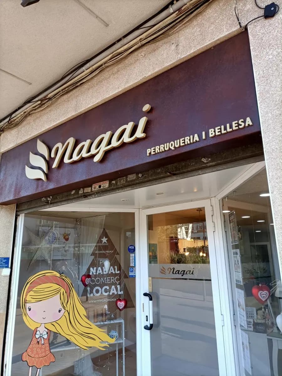 Letrero 3D retroiluminadas de PVC lacadas sobre panel de hierro con acabado oxido - nagai Letrero 3D retroiluminadas de PVC lacadas sobre panel de hierro con acabado oxido - nagai